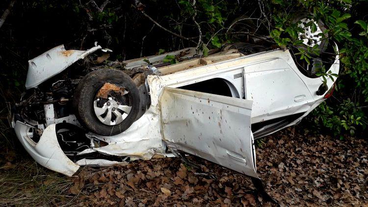CAPOTAMENTO: Empresário morre após cair com carro em ribanceira na BR-319 CAPOTAMENTO: Empresário morre após cair com carro em ribanceira na BR-319