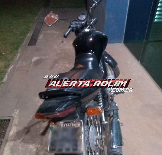 Rolim de Moura – Homem é preso pela PM com mais de meio kg de droga, enquanto trafegava em moto, sem habilitação, sem capacete e falando ao celular Rolim de Moura – Homem é preso pela PM com mais de meio kg de droga, enquanto trafegava em moto, sem habilitação, sem capacete e falando ao celular