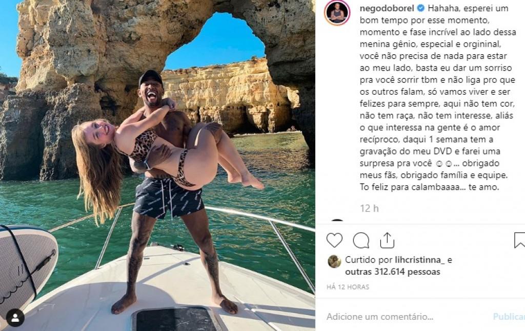Em Portugal, Nego do Borel se declara para namorada Em Portugal, Nego do Borel se declara para namorada