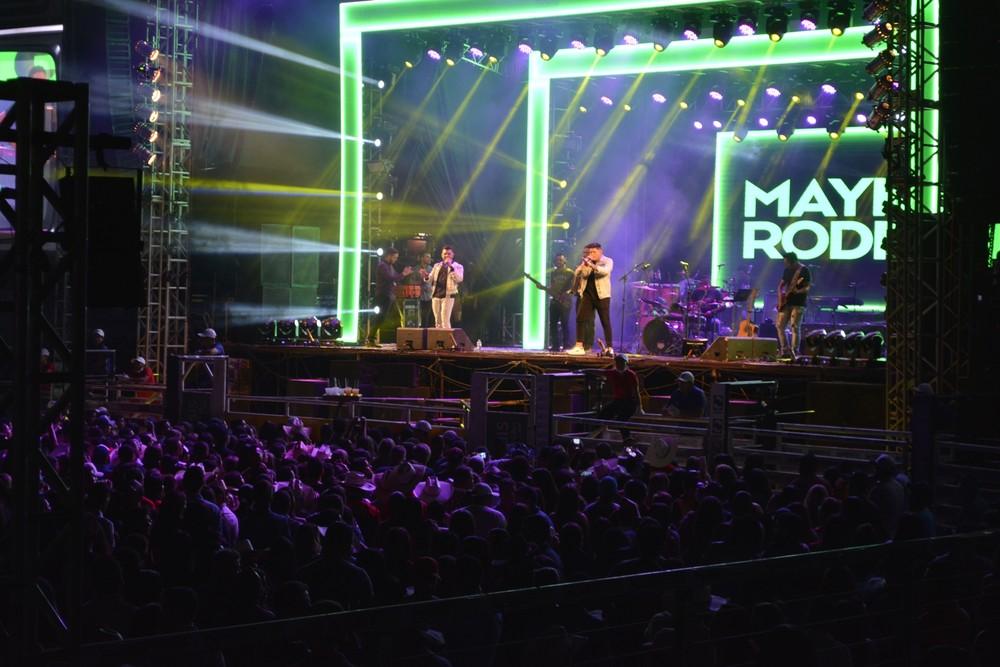 Mais de 25 mil pessoas assistem show de Jorge e Mateus na penúltima noite da 36ª Expoari Mais de 25 mil pessoas assistem show de Jorge e Mateus na penúltima noite da 36ª Expoari