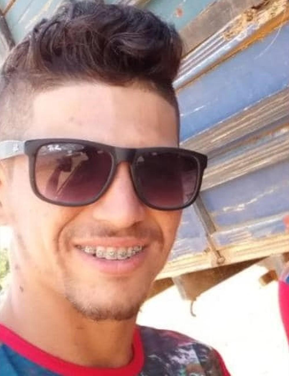 Jovem que chorou no velório do ex diz à polícia que mandou matá-lo após ser ameaçada, em RO