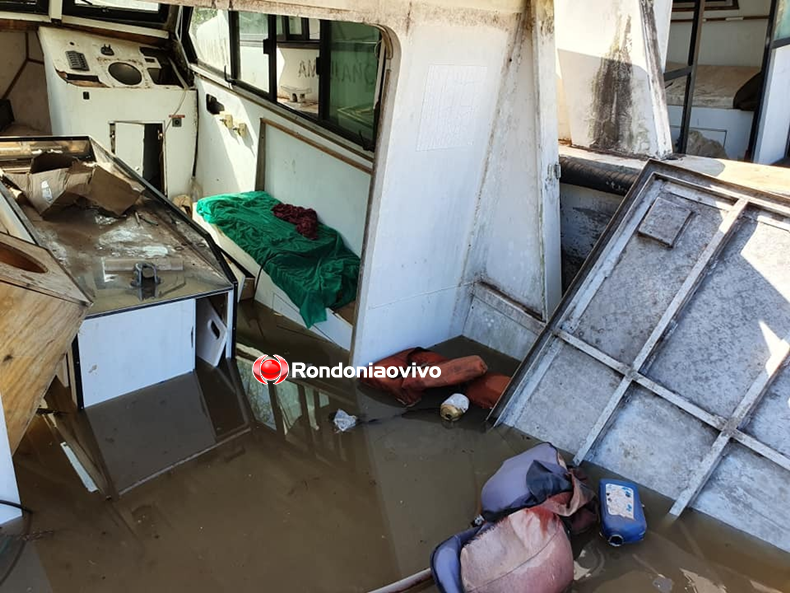 DESPERDÍCIO: Ambulanchas da Prefeitura de PVH estão abandonadas e afundando no rio Madeira DESPERDÍCIO: Ambulanchas da Prefeitura de PVH estão abandonadas e afundando no rio Madeira