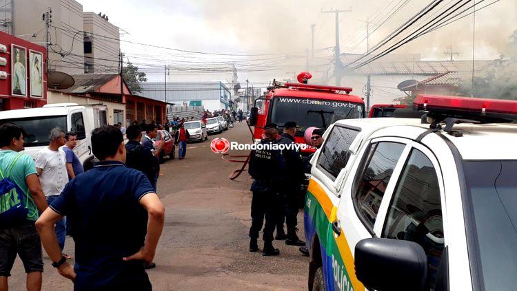 INCÊNDIO: Residência no Centro pega fogo e deixa moradores apavorados INCÊNDIO: Residência no Centro pega fogo e deixa moradores apavorados