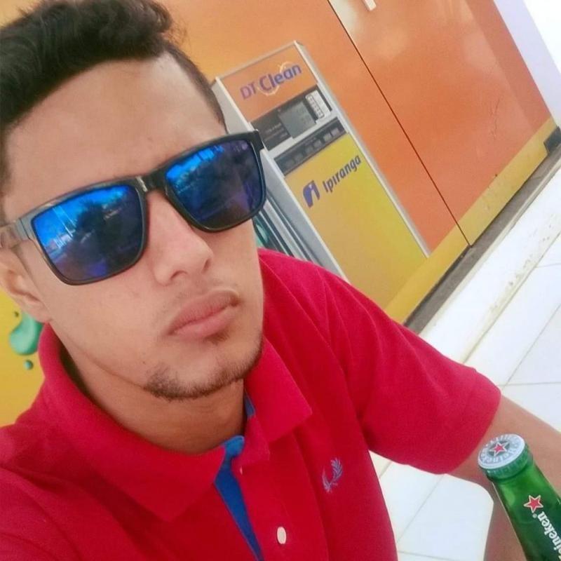 Motociclista morre após colidir contra ônibus em Ji-Paraná Motociclista morre após colidir contra ônibus em Ji-Paraná