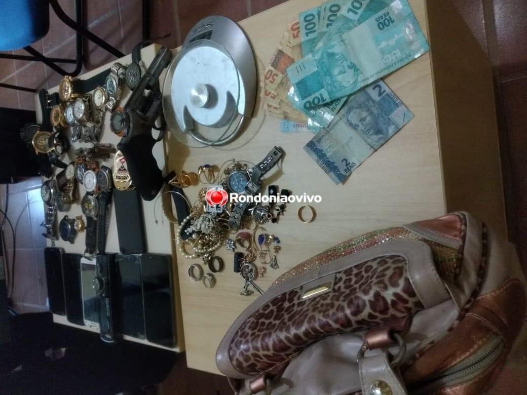 FLAGRANTE: Sevic do 2 ° DP prende homem armado e com vários relógios sem procedência FLAGRANTE: Sevic do 2 ° DP prende homem armado e com vários relógios sem procedência