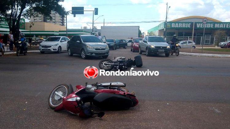 COLISÃO: Acidente envolvendo três veículos deixa motociclistas feridos na Jorge Teixeira