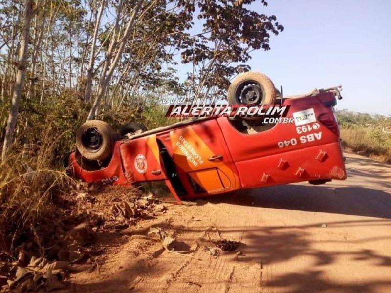 Viatura do Corpo de Bombeiros de Rolim de Moura capota próximo a Parecis