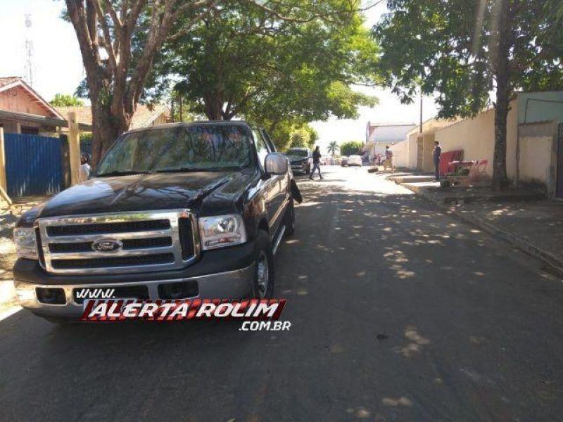 Novo Horizonte – Condutora de Amarok colide em dois veículos no Centro de Novo Horizonte Novo Horizonte – Condutora de Amarok colide em dois veículos no Centro de Novo Horizonte