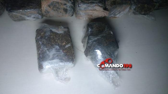 PM encontra quase 10 quilos de maconha enterrada na casa de adolescente em Rondônia PM encontra quase 10 quilos de maconha enterrada na casa de adolescente em Rondônia