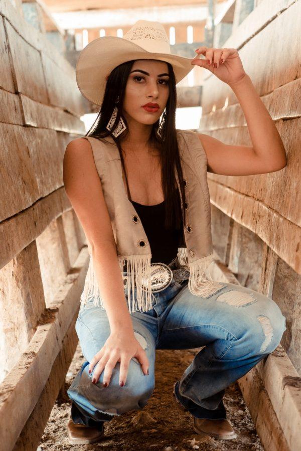 Rainha do rodeio será escolhida durante festa “Modão de Patrão e Costelão” em Chupinguaia; conheça candidatas Rainha do rodeio será escolhida durante festa “Modão de Patrão e Costelão” em Chupinguaia; conheça candidatas