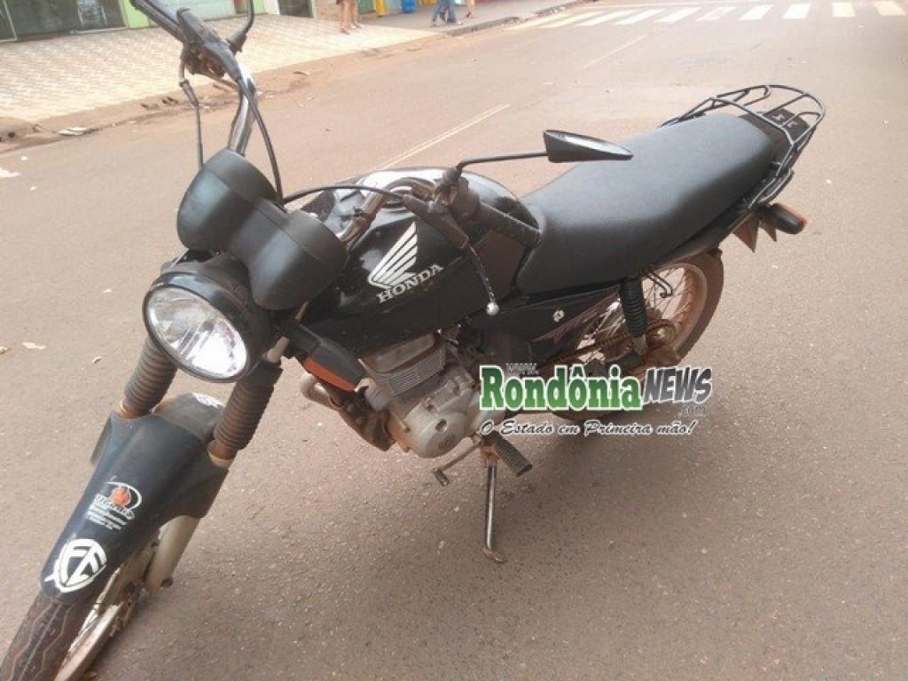 ROLIM DE MOURA: Mulher é socorrida em estado grave após ser atingida por motociclista inabilitado enquanto atravessava a faixa de pedestre ROLIM DE MOURA: Mulher é socorrida em estado grave após ser atingida por motociclista inabilitado enquanto atravessava a faixa de pedestre