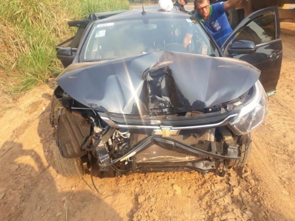 Taxista tem o veículo destruído na BR-364 entre Ji-Paraná e Ouro Preto Taxista tem o veículo destruído na BR-364 entre Ji-Paraná e Ouro Preto