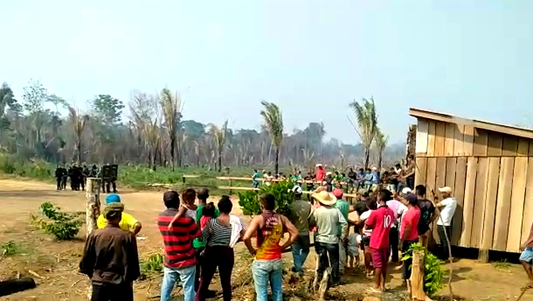 OPERAÇÃO: Ação de militares na Floresta Nacional do Bom Futuro revolta agricultores OPERAÇÃO: Ação de militares na Floresta Nacional do Bom Futuro revolta agricultores