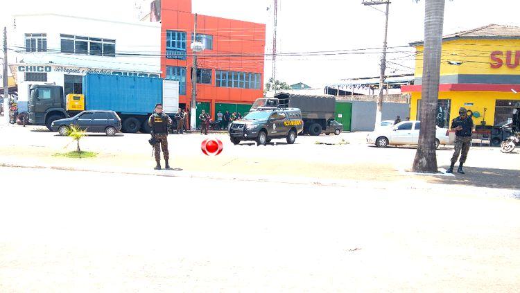 Exército recolhe quase um milhão de munições apreendidas em loja na capital Exército recolhe quase um milhão de munições apreendidas em loja na capital