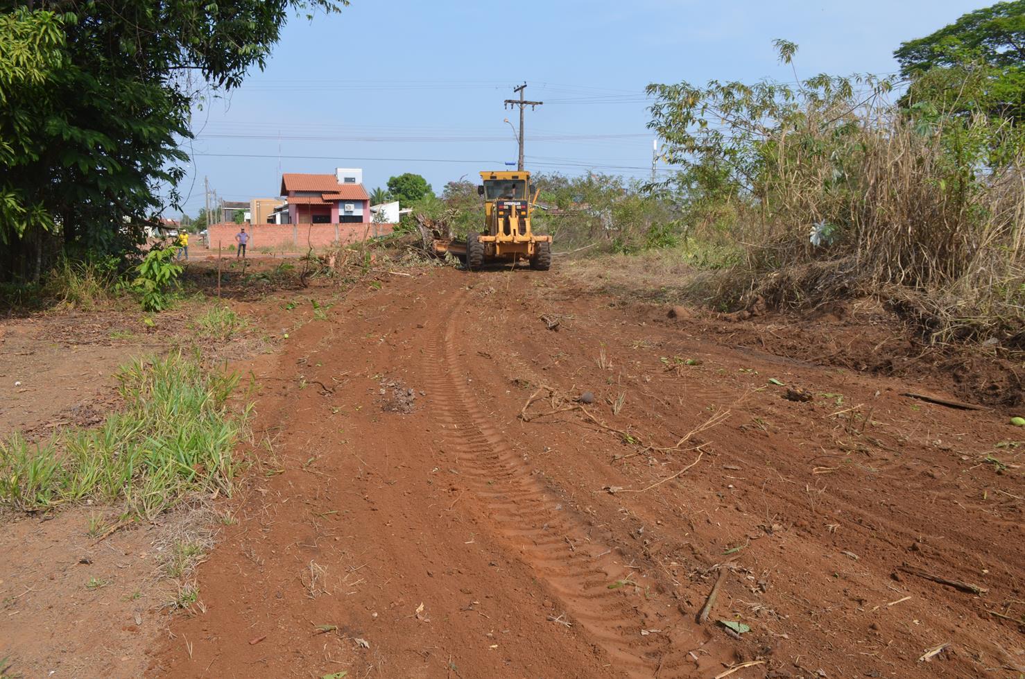 ROLIM DE MOURA: Prefeitura abre a rua Rui Barbosa