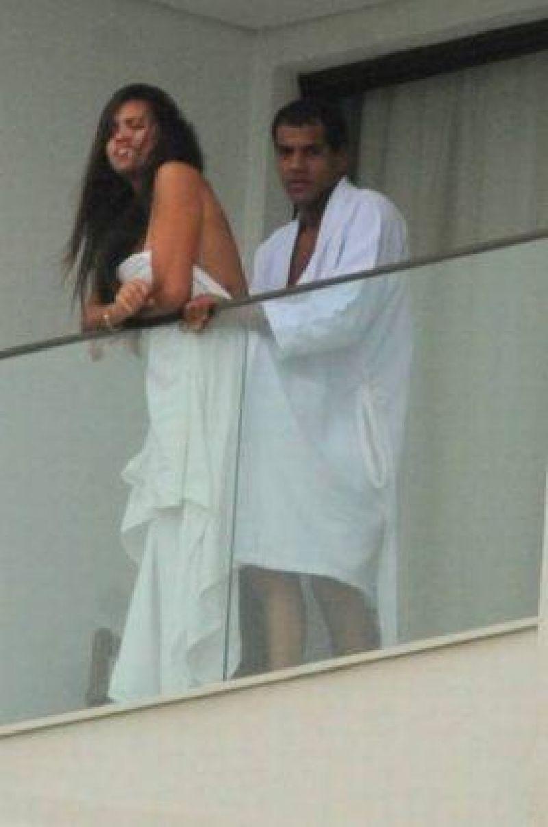 Ator da globo, Marcello Melo é flagrado transando com morena em sacada de prédio: fotos Ator da globo, Marcello Melo é flagrado transando com morena em sacada de prédio: fotos