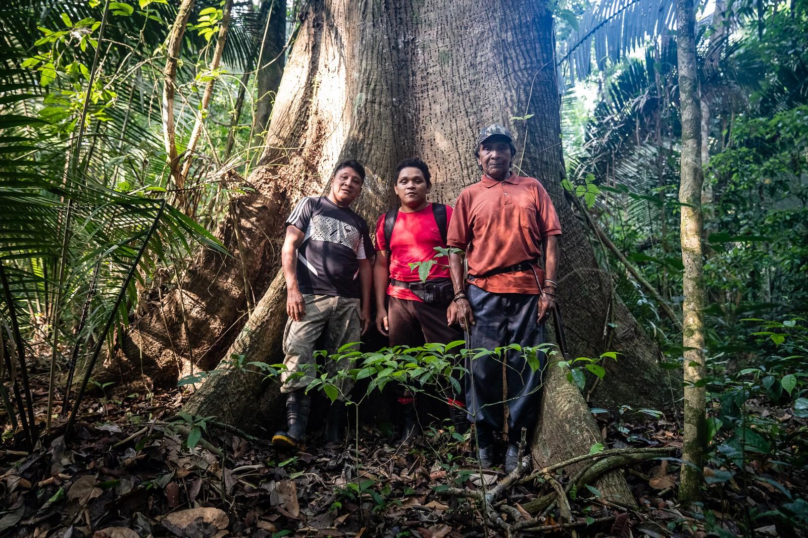 Na terra indígena mais ameaçada do Brasil, base da Funai é destruída, e ninguém sabe quem cometeu o crime Na terra indígena mais ameaçada do Brasil, base da Funai é destruída, e ninguém sabe quem cometeu o crime