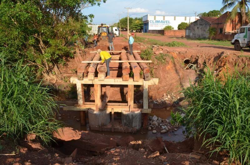 ROLIM DE MOURA: Prefeitura conclui construção da ponte da Avenida Fortaleza no Centenário ROLIM DE MOURA: Prefeitura conclui construção da ponte da Avenida Fortaleza no Centenário