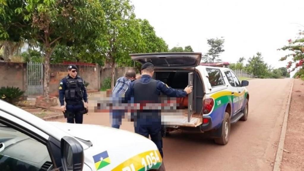 ROLIM DE MOURA: Homem é preso após manter esposa e filho em cárcere privado ROLIM DE MOURA: Homem é preso após manter esposa e filho em cárcere privado