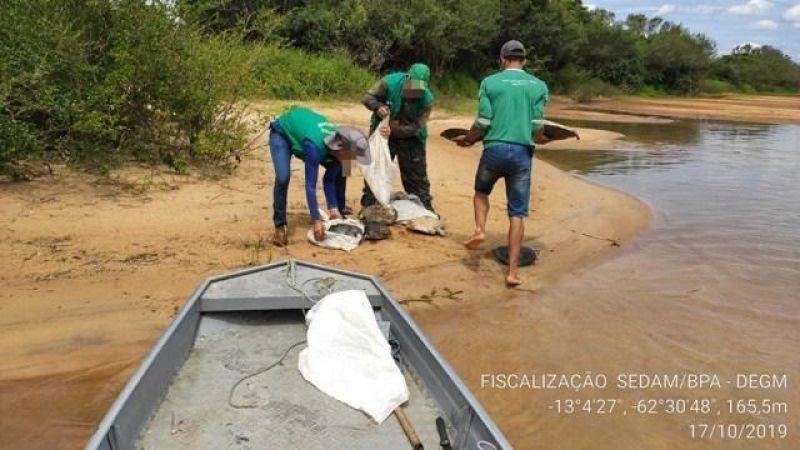 Alta Floresta- Barco, motor, material de pesca e cerca de 681 kg de peixes foram apreendidos pela Polícia Militar Ambiental e SEDAM em pesca ilegal