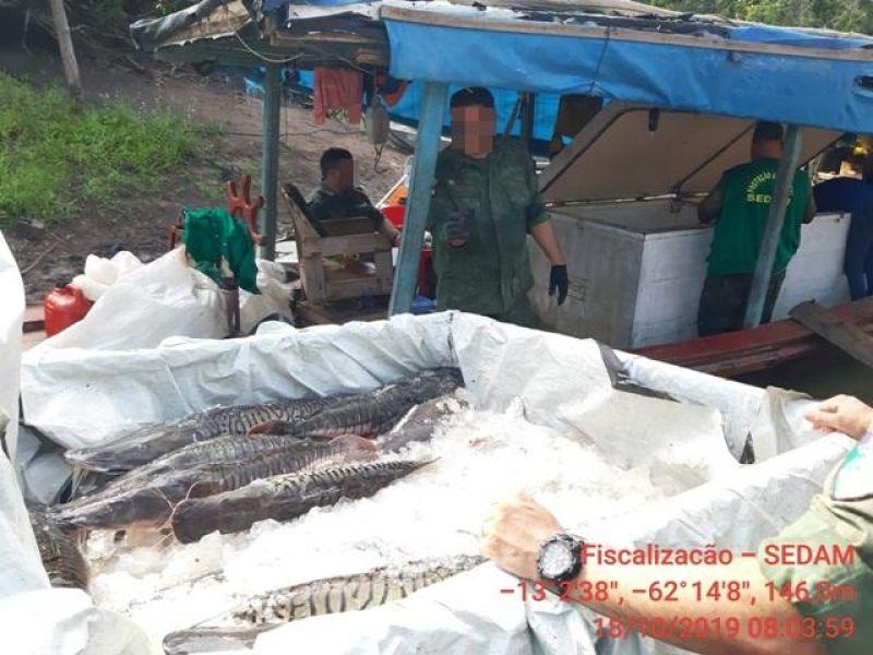 Alta Floresta- Barco, motor, material de pesca e cerca de 681 kg de peixes foram apreendidos pela Polícia Militar Ambiental e SEDAM em pesca ilegal