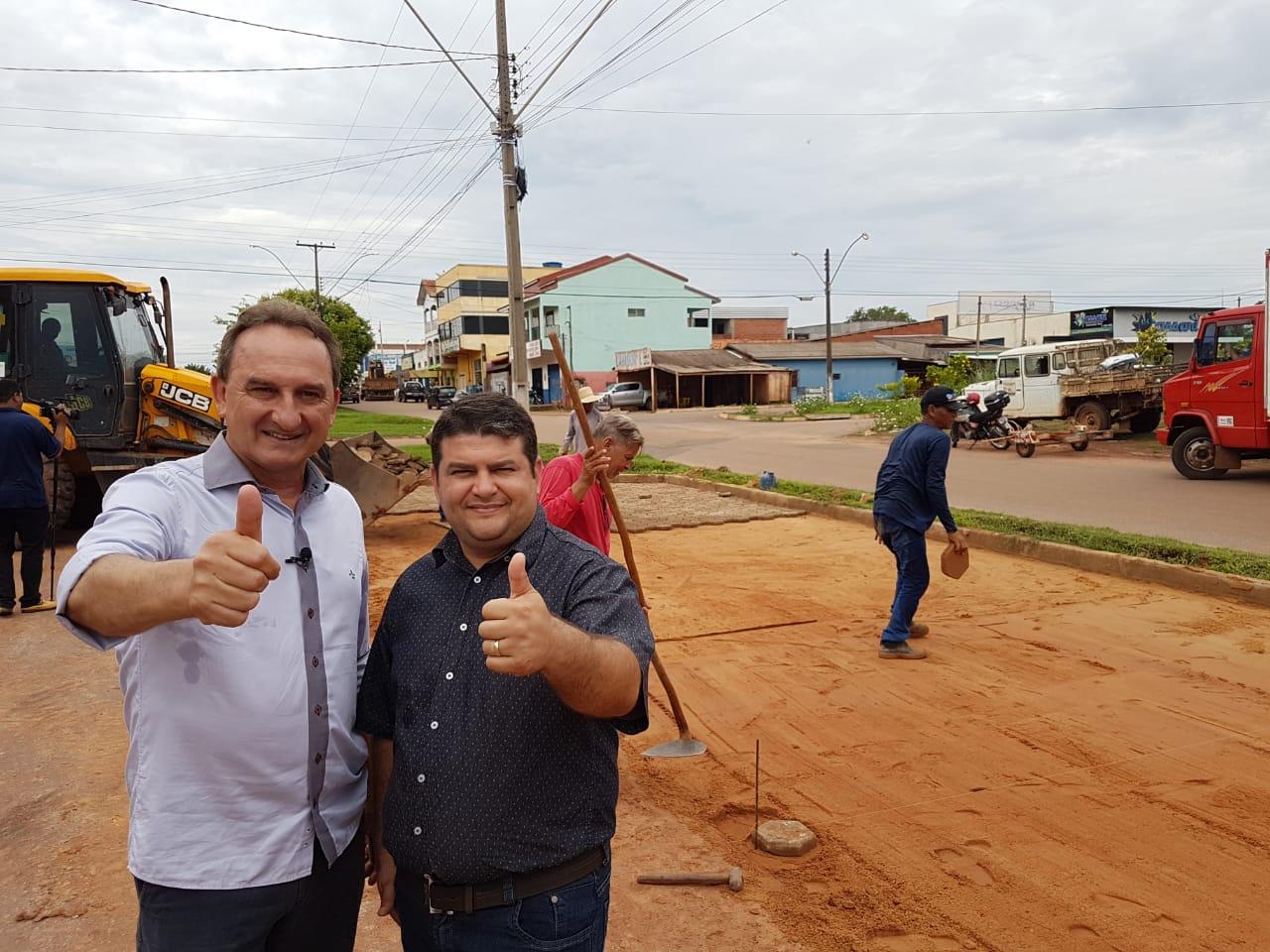 ROLIM DE MOURA: Prefeitura constrói estacionamentos em frente a Igreja Batista e Assembleia de Deus Peniel