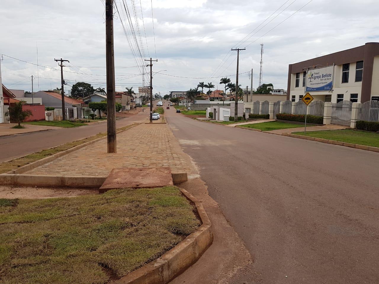 ROLIM DE MOURA: Prefeitura constrói estacionamentos em frente a Igreja Batista e Assembleia de Deus Peniel