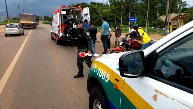 Idoso fica desacordado ao sofrer queda de motocicleta na BR-364 Idoso fica desacordado ao sofrer queda de motocicleta na BR-364