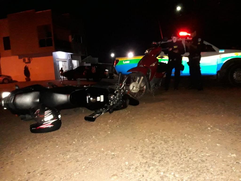 ROLIM DE MOURA: Acidente envolvendo duas motocicletas em cruzamento no Bairro Beira Rio ROLIM DE MOURA: Acidente envolvendo duas motocicletas em cruzamento no Bairro Beira Rio
