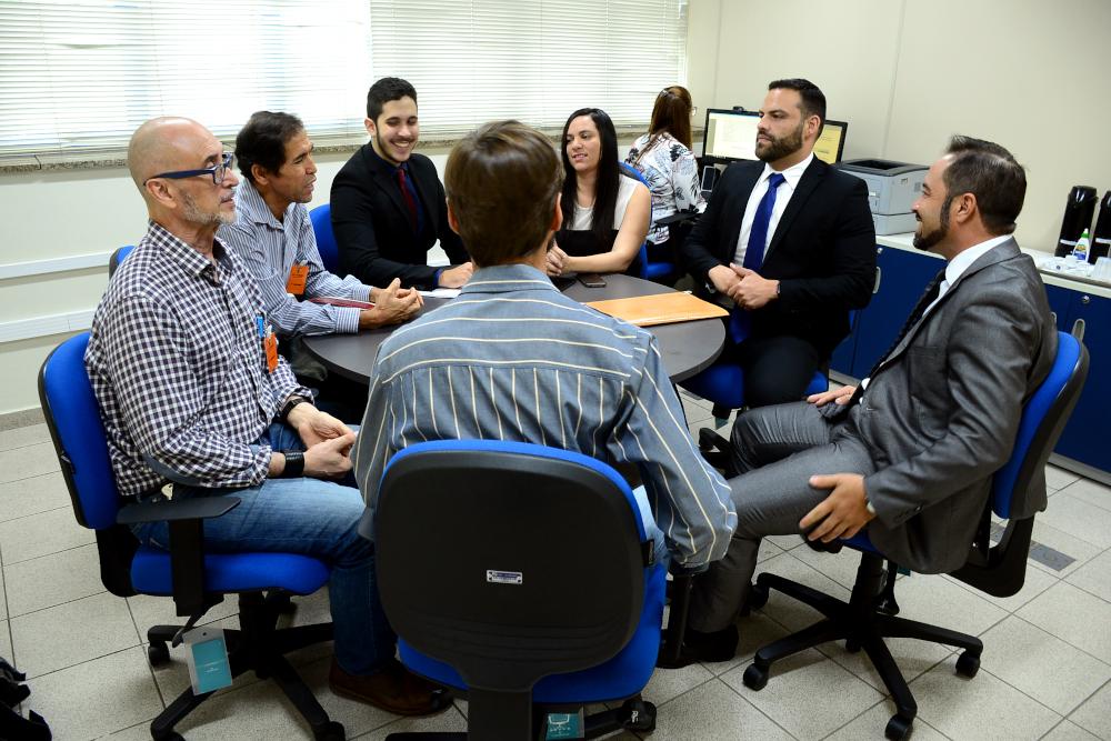 Acordo de R$ 9,2 milhões na Justiça do Trabalho garante o pagamento de verbas a engenheiros eletricistas da Ceron Acordo de R$ 9,2 milhões na Justiça do Trabalho garante o pagamento de verbas a engenheiros eletricistas da Ceron