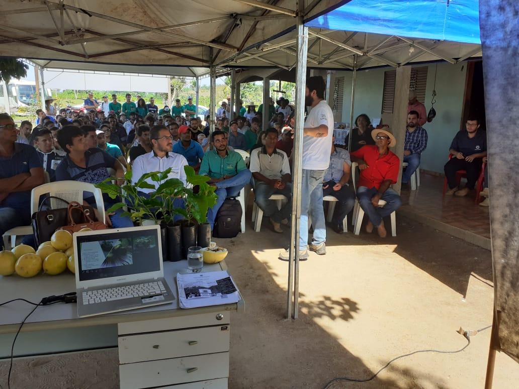 ROLIM DE MOURA: Mais de 200 pessoas participam do Dia especial sobre a cultura do Maracujá ROLIM DE MOURA: Mais de 200 pessoas participam do Dia especial sobre a cultura do Maracujá