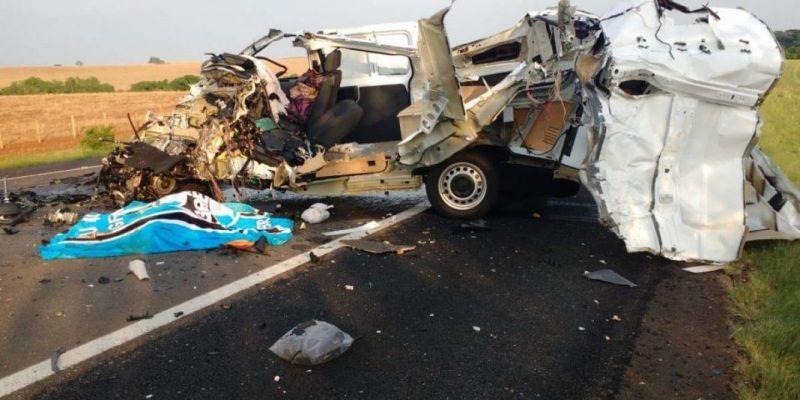 Acidente envolvendo ônibus com torcedores do Grêmio deixa um morto e mais de 40 feridos Acidente envolvendo ônibus com torcedores do Grêmio deixa um morto e mais de 40 feridos