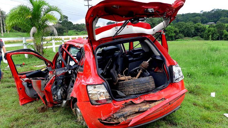 Casal fica ferido após grave acidente na BR-364 - VÍDEO