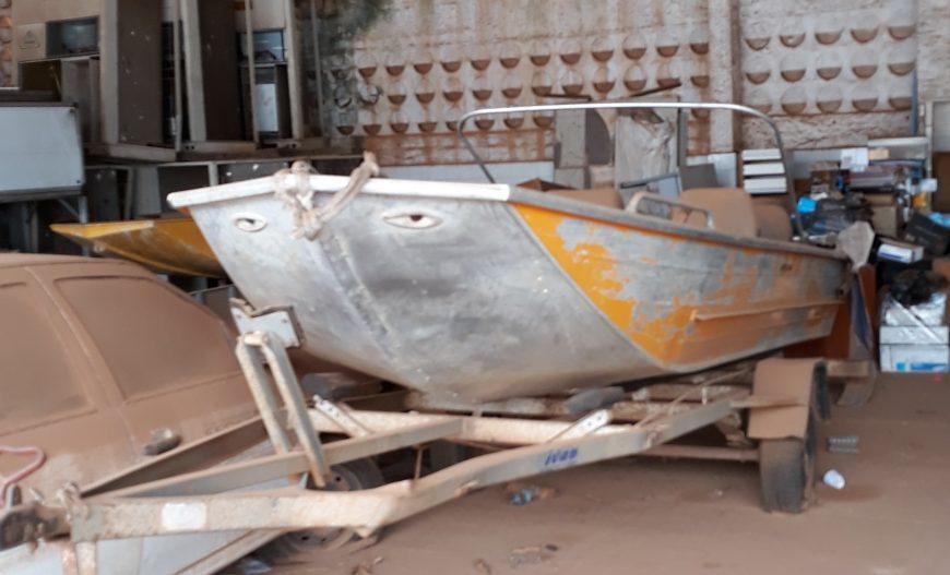 Idaron realiza leilão e põe à venda 108 lotes com carros, motos, barcos, motores e motosserras Idaron realiza leilão e põe à venda 108 lotes com carros, motos, barcos, motores e motosserras