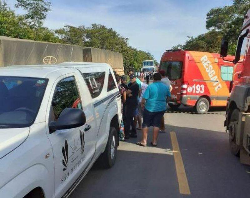 RODOVIA DA MORTE: Um morre e outro fica gravemente ferido em acidente na BR-364 RODOVIA DA MORTE: Um morre e outro fica gravemente ferido em acidente na BR-364
