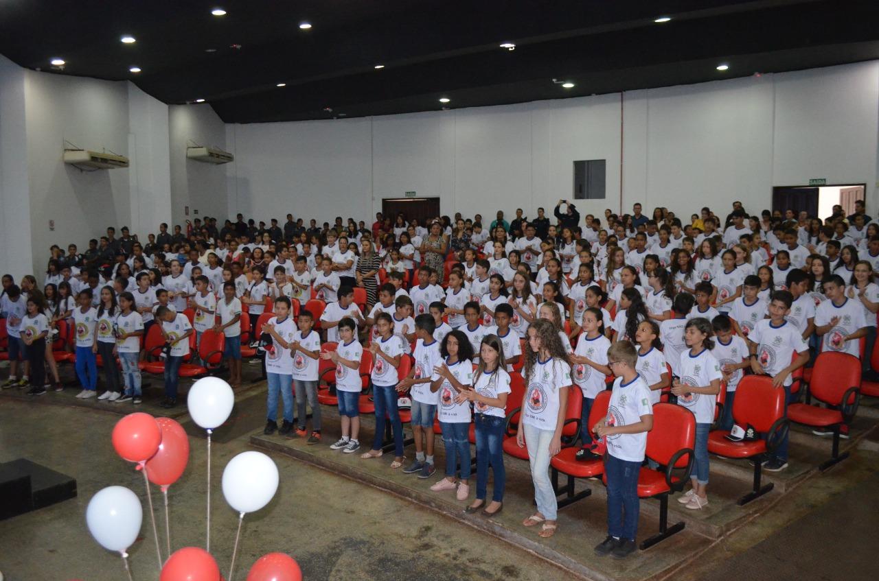 ROLIM DE MOURA: Vice-prefeito participa da Formatura do Proerd com alunos de três escolas municipais 