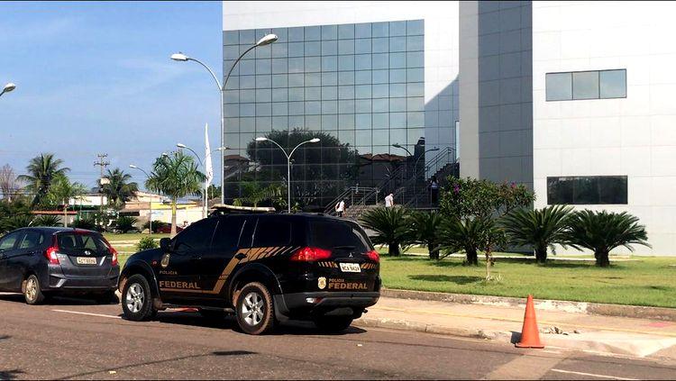 Duzentos policiais e 50 viaturas integram operação, confira fotos Duzentos policiais e 50 viaturas integram operação, confira fotos