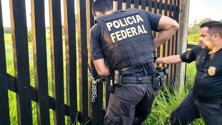 Duzentos policiais e 50 viaturas integram operação, confira fotos Duzentos policiais e 50 viaturas integram operação, confira fotos