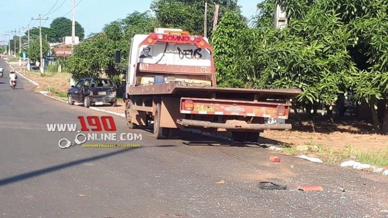 Caminhão guincho colide na traseira de Fiat Uno em Alta Floresta Caminhão guincho colide na traseira de Fiat Uno em Alta Floresta