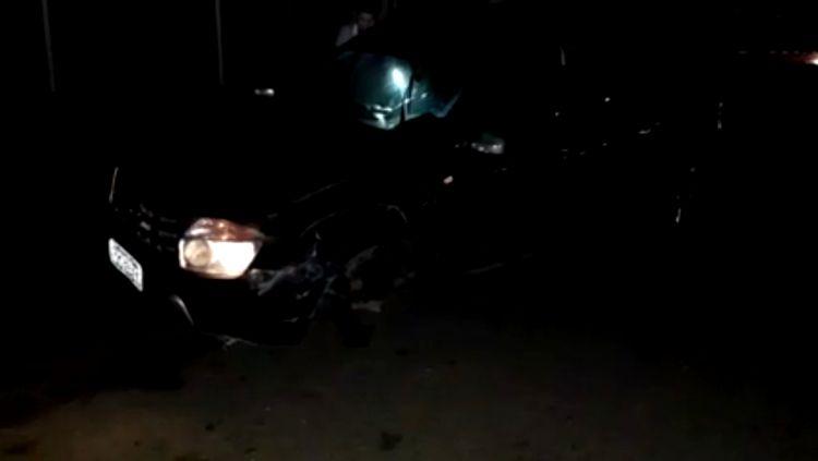 Carro derruba poste na zona Leste e deixa população sem energia Carro derruba poste na zona Leste e deixa população sem energia
