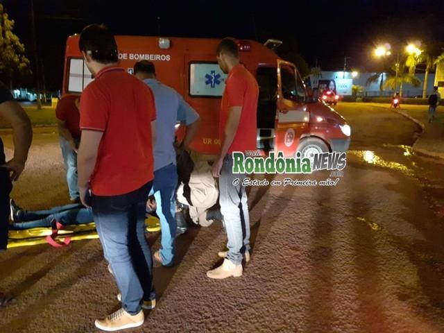 Ciclista é atropelada por motociclista que foge sem prestar socorro em Rolim de Moura Ciclista é atropelada por motociclista que foge sem prestar socorro em Rolim de Moura