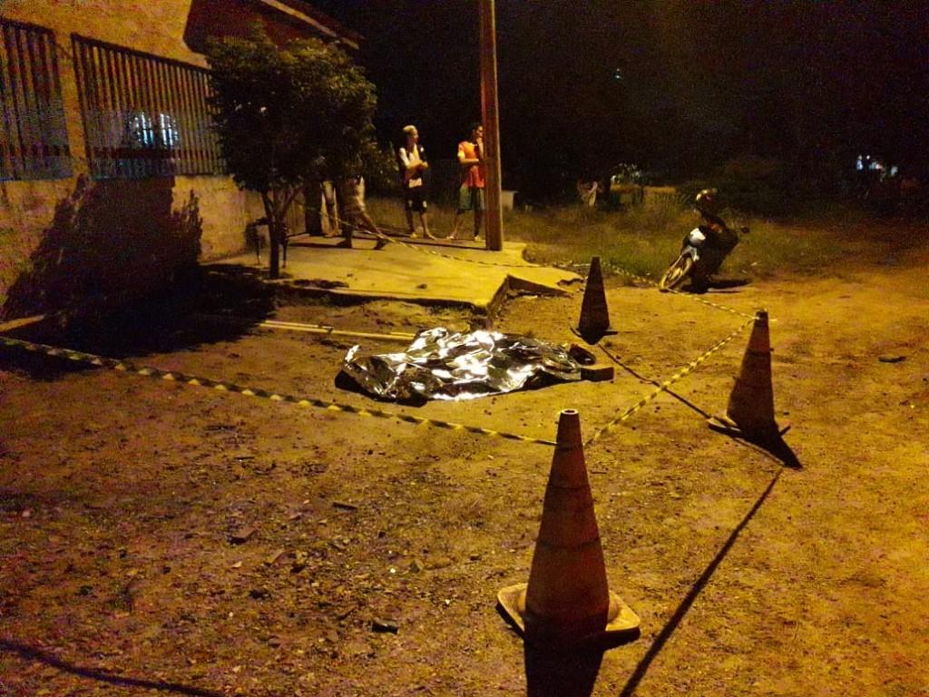 URGENTE: Homem é executado com tiro na cabeça em Rolim de Moura URGENTE: Homem é executado com tiro na cabeça em Rolim de Moura
