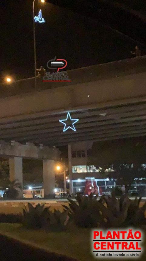Polícia Militar evita que mulher se jogasse de viaduto em Ji-Paraná Polícia Militar evita que mulher se jogasse de viaduto em Ji-Paraná