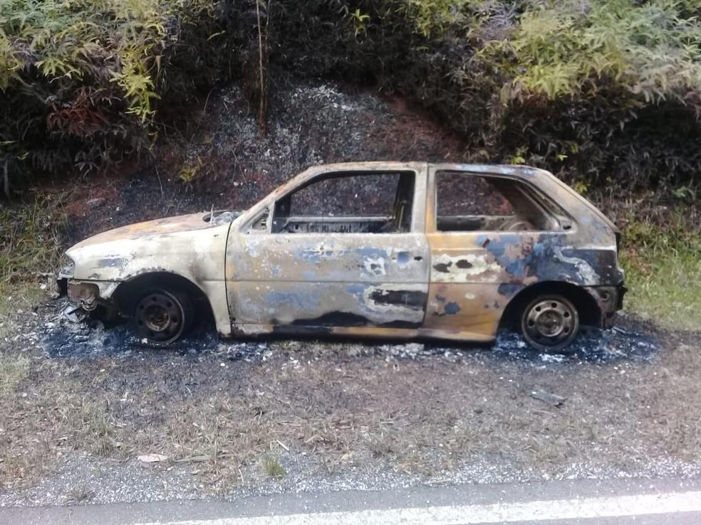 Polícia encontra corpo carbonizado em porta-malas de veículo em SP Polícia encontra corpo carbonizado em porta-malas de veículo em SP