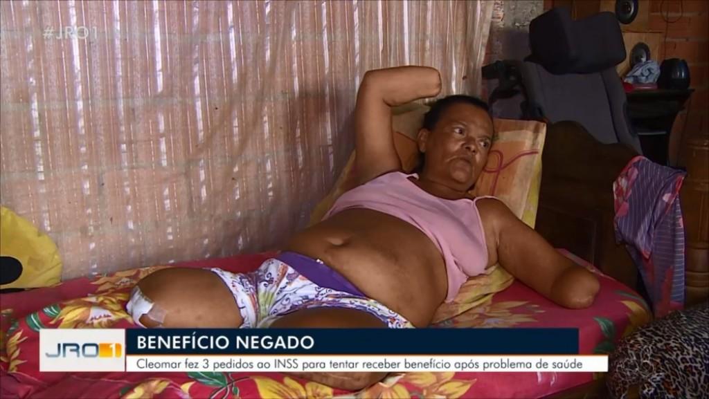 Mulher sem mãos e pernas tem pedido de benefício negado pelo INSS por não poder assinar papel, em RO Mulher sem mãos e pernas tem pedido de benefício negado pelo INSS por não poder assinar papel, em RO