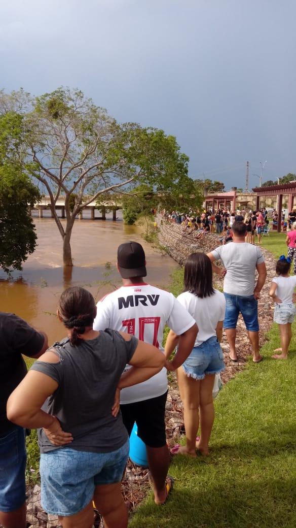 Vídeo mostra o momento em que homem desaparece nas águas do Rio Machado em Ji-Paraná