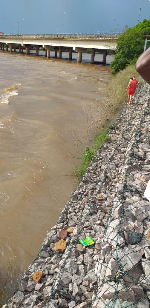 Vídeo mostra o momento em que homem desaparece nas águas do Rio Machado em Ji-Paraná