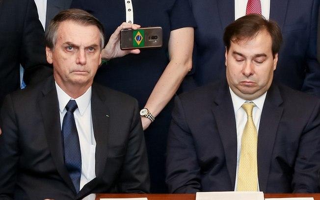 Visando apoio na Câmara, Bolsonaro estuda colocar pastor da Igreja Universal ou réu por corrupção no lugar de Maia Visando apoio na Câmara, Bolsonaro estuda colocar pastor da Igreja Universal ou réu por corrupção no lugar de Maia
