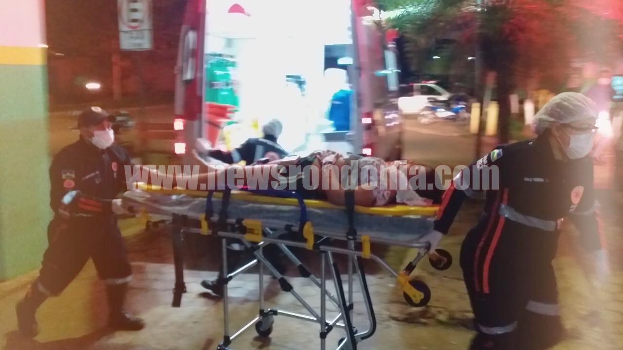 Casal é atacado a tiros em frente de residência em Porto Velho Casal é atacado a tiros em frente de residência em Porto Velho