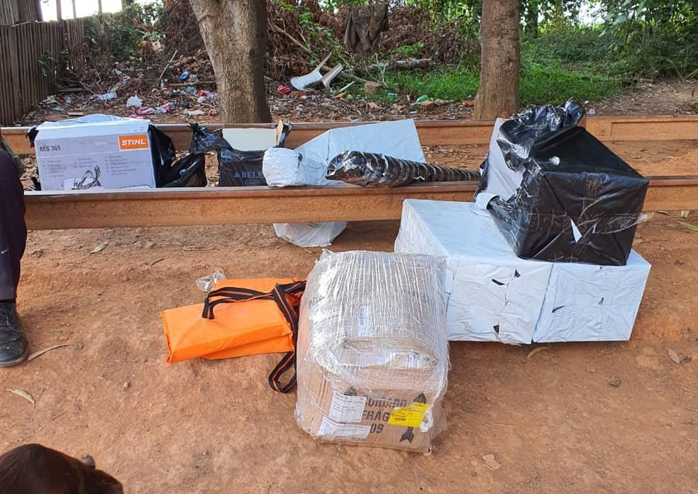 Policial boliviano é preso tentando atravessar ilegalmente mercadorias avaliadas em R$ 40 mil em Guajará-Mirim Policial boliviano é preso tentando atravessar ilegalmente mercadorias avaliadas em R$ 40 mil em Guajará-Mirim